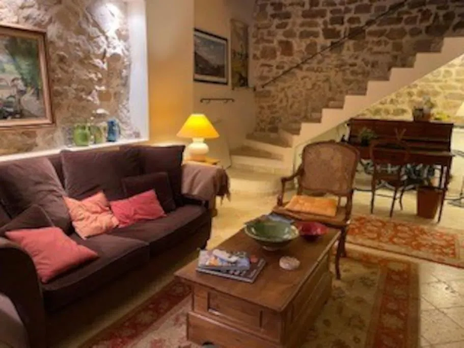Verite Maison De Lorgues Village Center- Charming 2 Bed 2 Bath Oasis 0*,