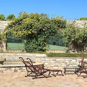 Chateau Les Crostes Hotel